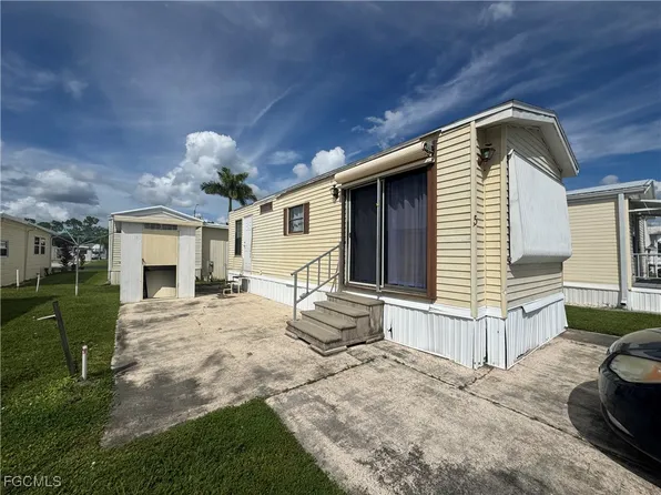 5 Fountain View Blvd, North Fort Myers, FL 33903