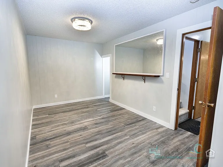 242 Hemlock St — Photo 37