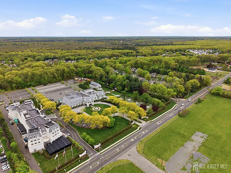 3 Dorchester Dr — Photo 59