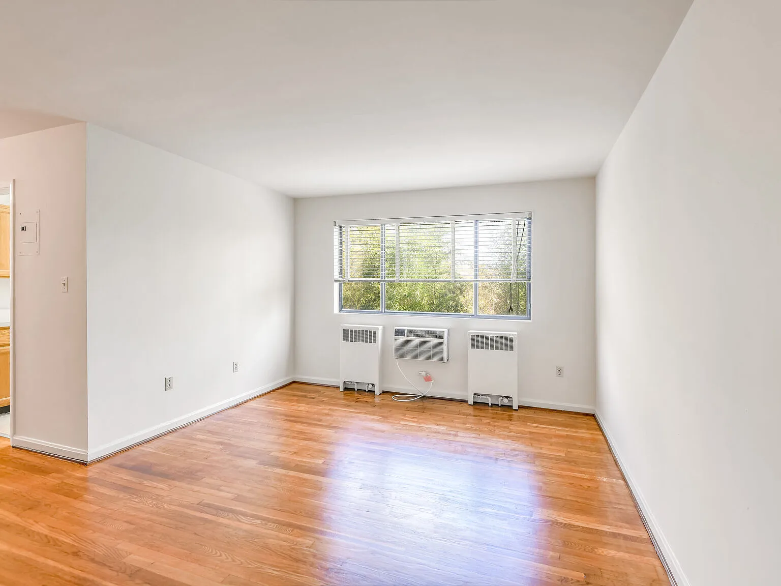 Arcadian House Apartments, LLC — Photo 4