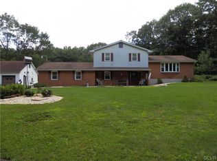 8614 Laurel Ln, Slatington, PA 18080