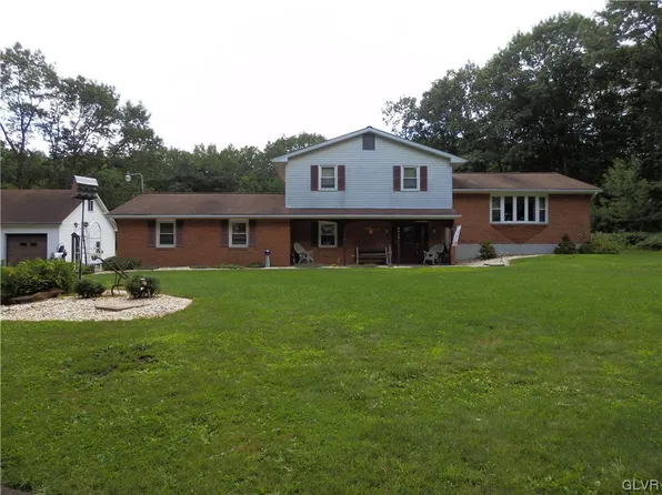 8614 Laurel Ln, Slatington, PA 18080