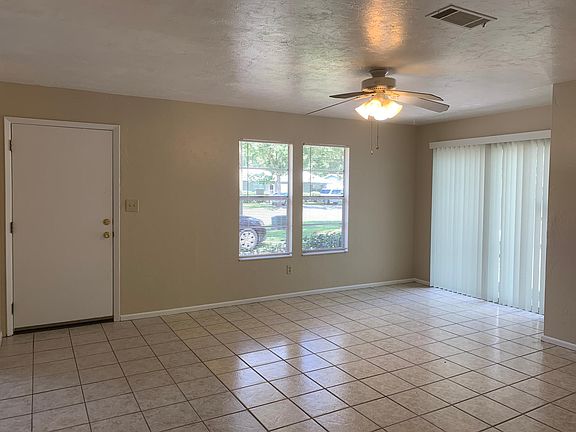 5th image of 9 NE 39th Pl