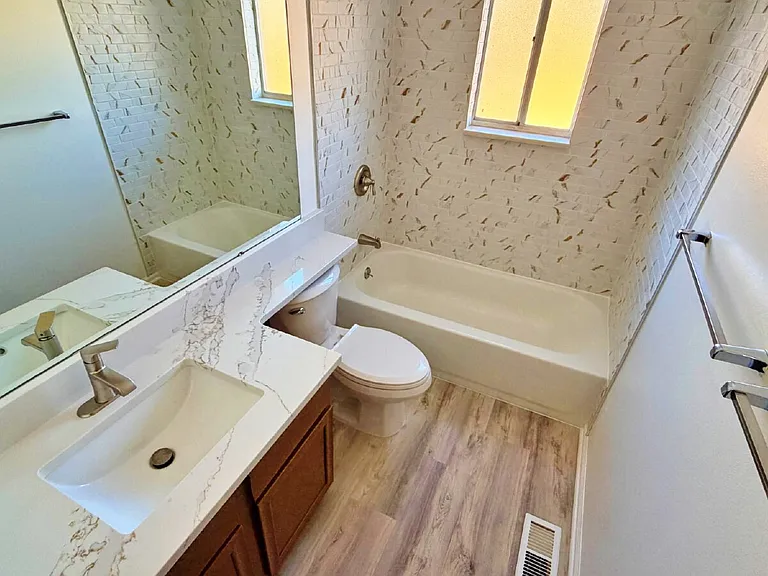 17125 E Pacific Pl — Photo 31