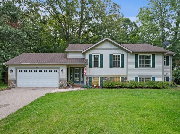 3447 Autumn Wood Dr, Hamilton, MI 49419