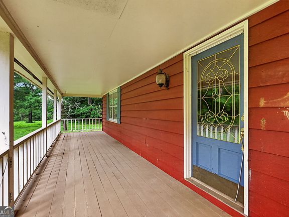 4th image of 215 Boone Rd