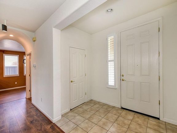 4th image of 71 Regency Park Cir