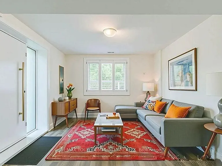 188 Sweeney Dr #WALK-OUT LOWER LEVE — Photo 2