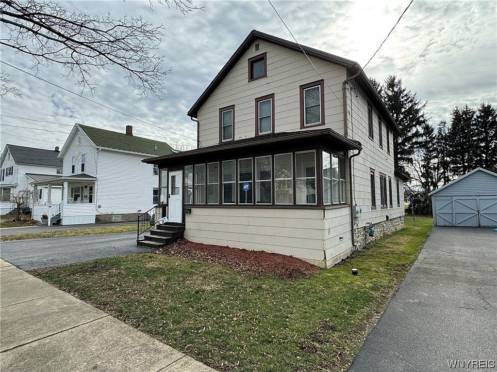 67 Cleveland Ave Fredonia NY 14063 Zillow