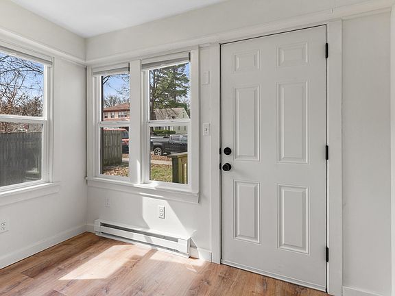 5th image of 2314 Thomas Ave N