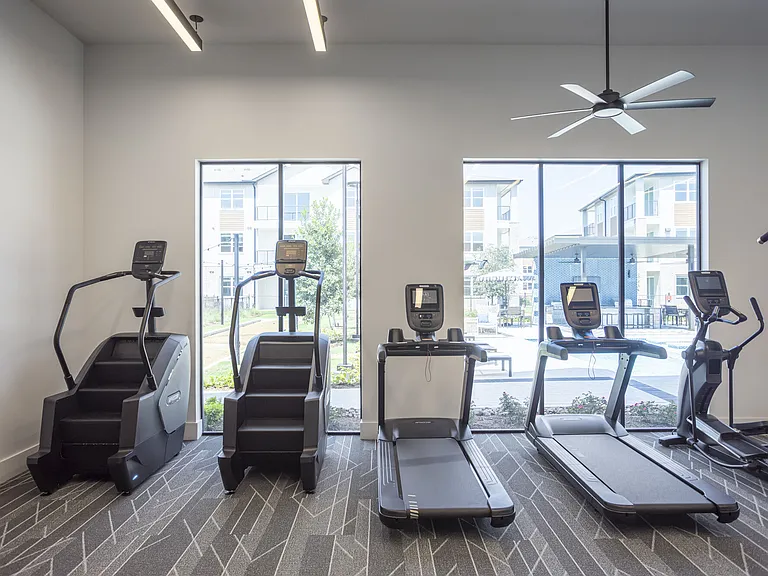 Broadstone Creekside apartments community photo