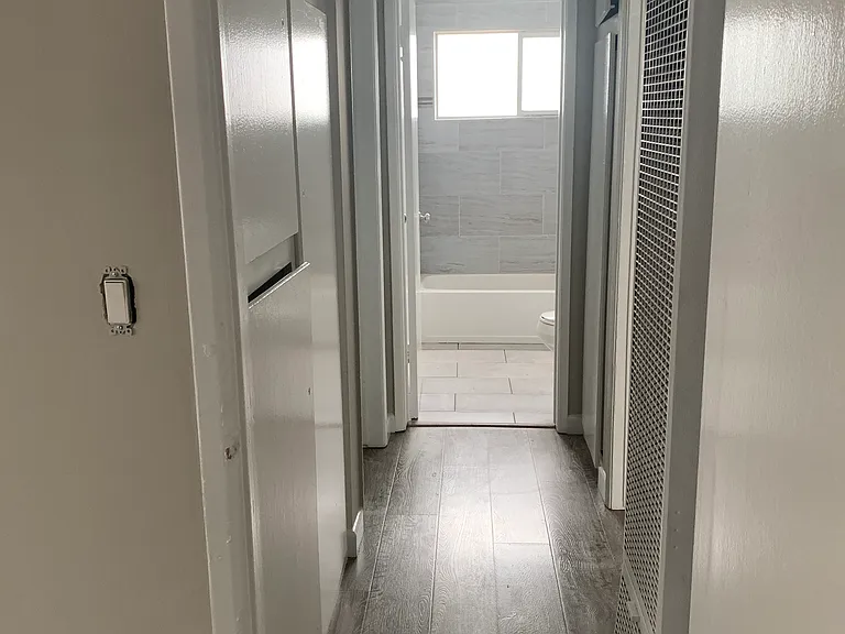 529 Avenue G — Photo 8