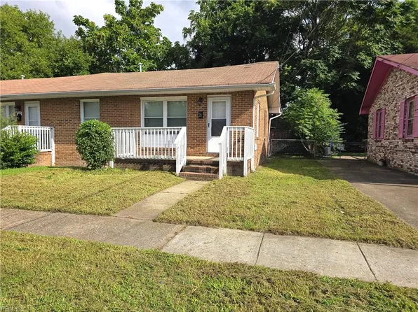 30 Carver Cir, Portsmouth, VA 23701