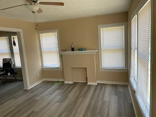 882 Palm St Photo 1