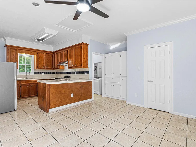 7839 Goode St #B — Photo 4