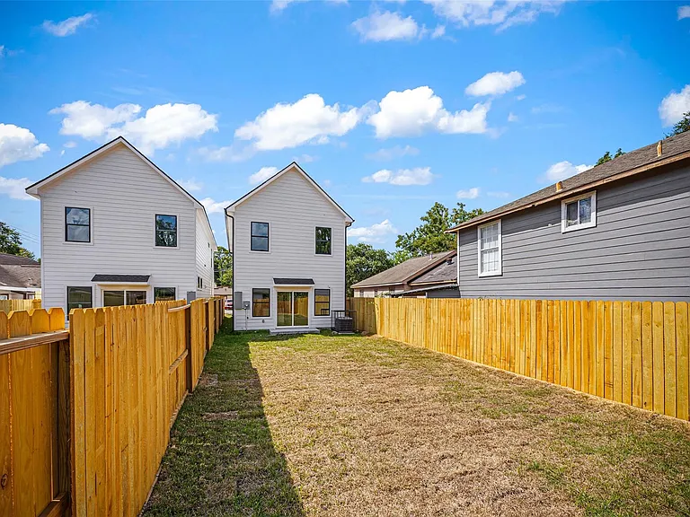 443 Hahlo St — Photo 26