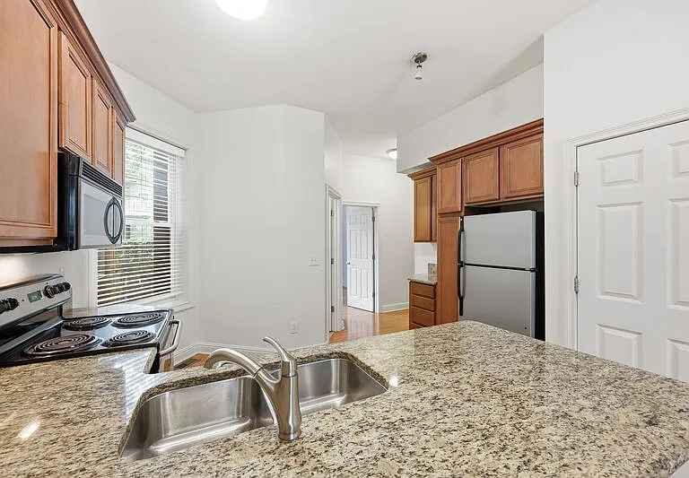 34 Buttles Ave — Photo 6