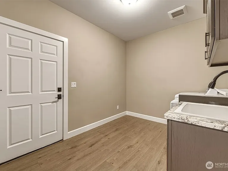 2643 Molten Ct — Photo 11