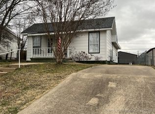 424 Rock Ave, Eufaula, OK 74432