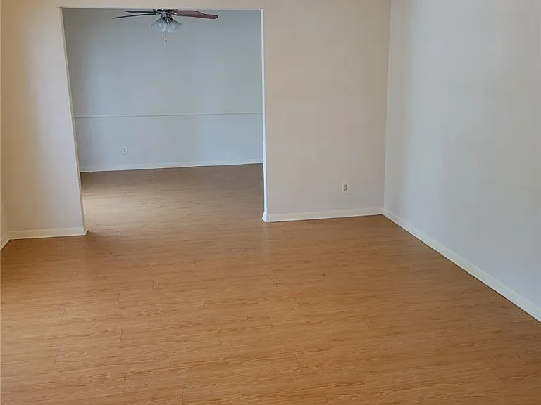 1802 Leona Dr — Photo 3