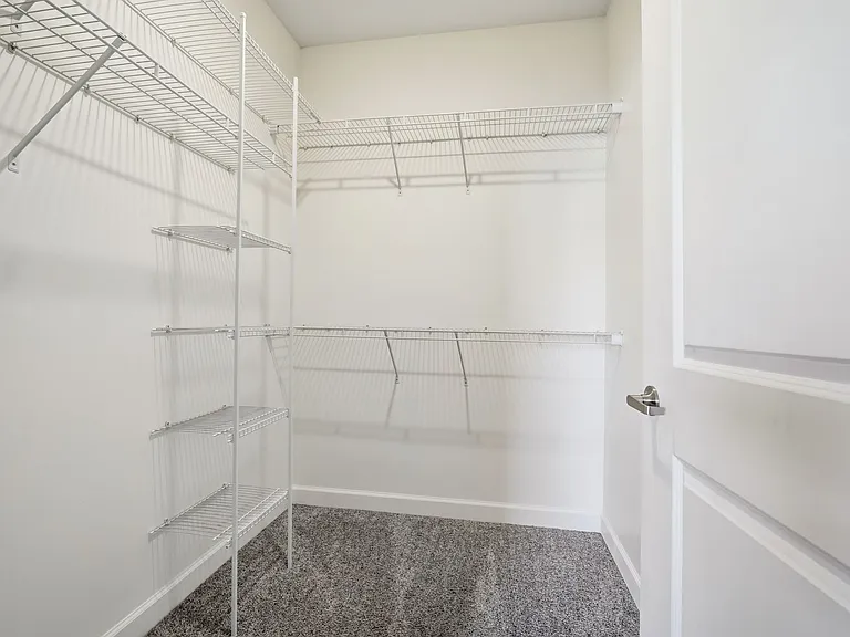 1037-1041 Ekstam Drive — Photo 11