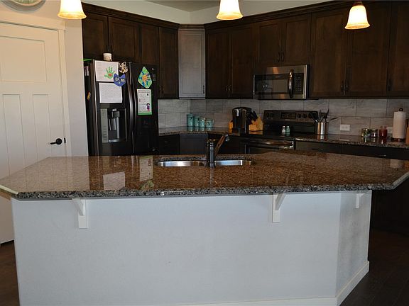 3rd image of 633 Singletree Ln