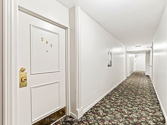 5th image of 851 Queenston Rd #202