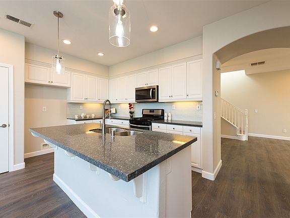 4th image of 5298 Seaglen Way