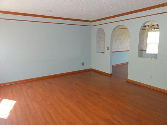 4th image of 4931 Bixby Park Pl