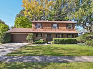 968 N Carmel Dr, Palatine, IL 60074