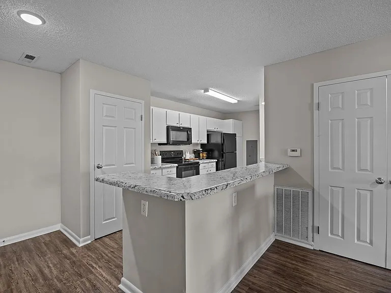 21 Collins Dr #D — Photo 9