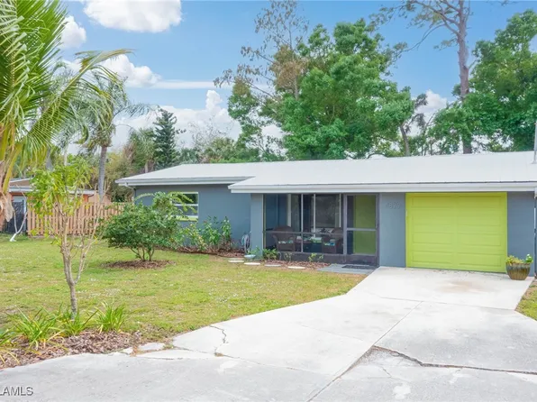 1877 Queen Ct, North Fort Myers, FL 33917