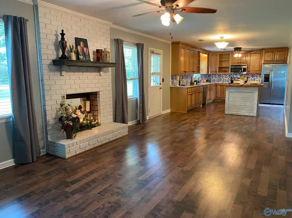 785 Renee Dr, Tuscumbia, AL 35674