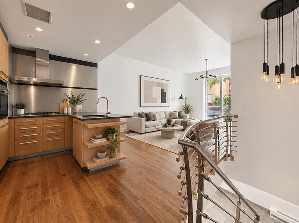 120 N 7th St APT 1D, Brooklyn, NY 11249