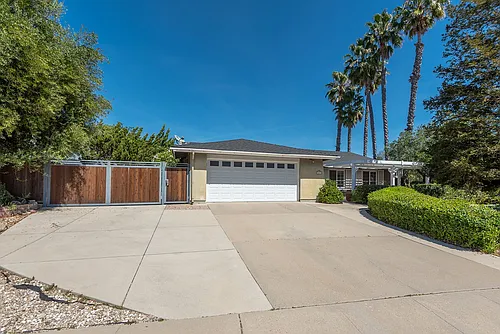 14 Nadine Ct Photo 1