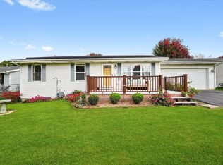 115 Shadowbrook Dr, Capron, IL 61012