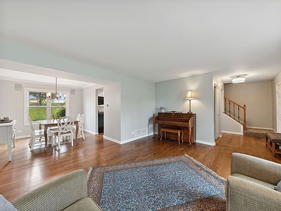 3rd image of 710 Waterford Ct