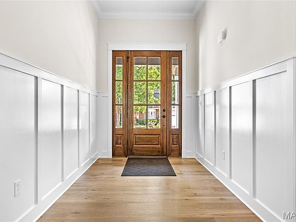 4th image of 443 Landscape Ct