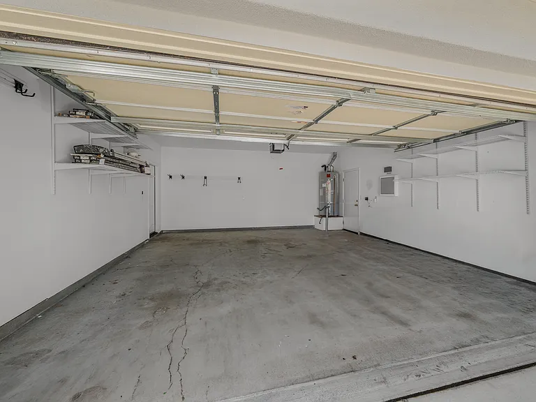 100 Portsmouth Dr — Photo 34