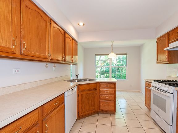 5th image of 30W072 Willow Ln