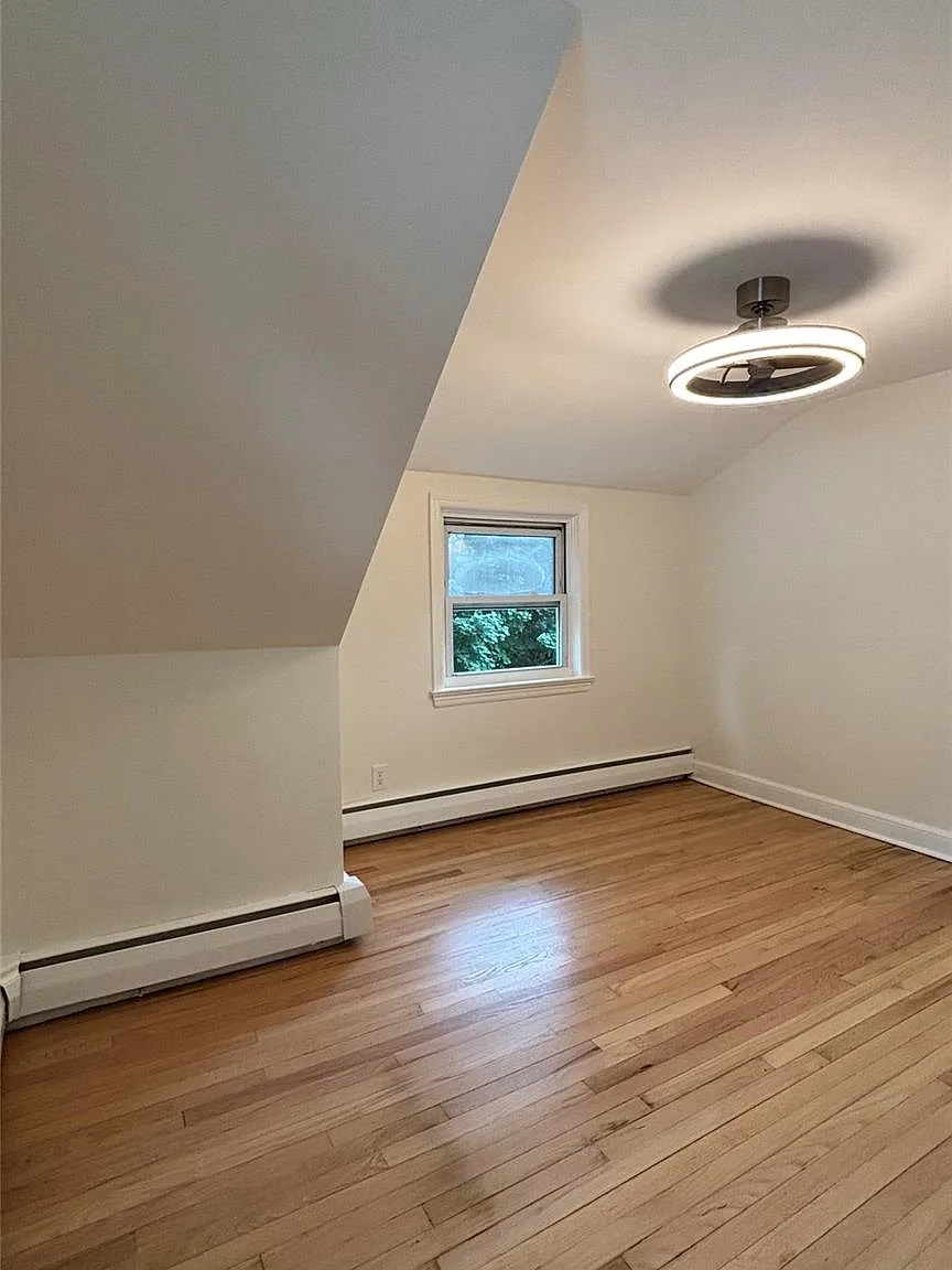 1 bed, 1.0 bath, 1050 sqft, $2,450 — Photo 4