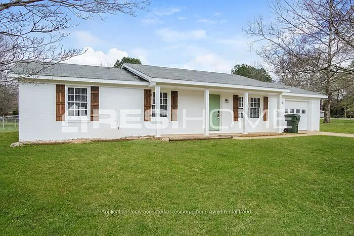 126 Greenwood Cir