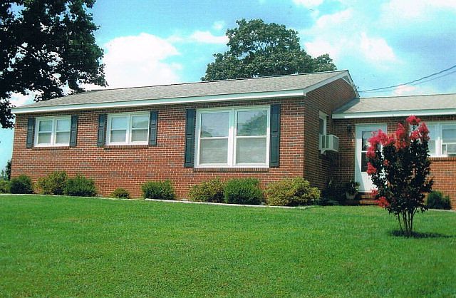1st image of 52 Brook Ave