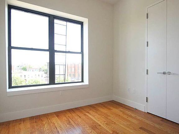 4th image of 490 Kosciuszko St APT 4R