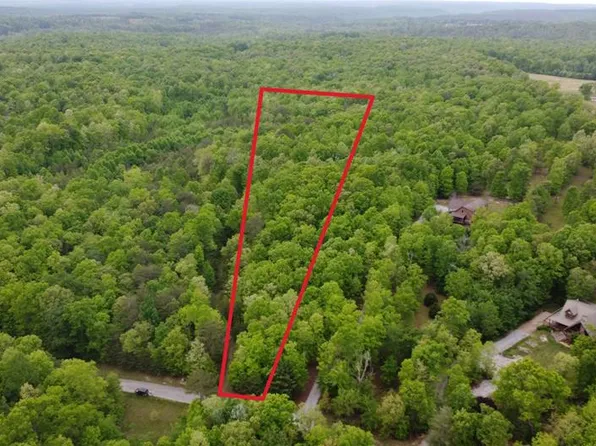 34 Hemlock Ln, Spencer, TN 38585