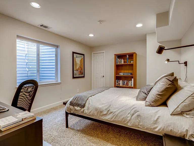 1020 Ulster St — Photo 11