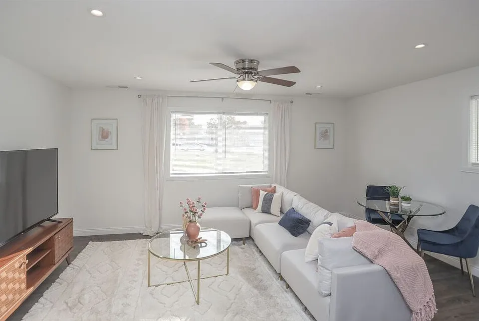 2 Bed 1 Bath Duplex Living Room
