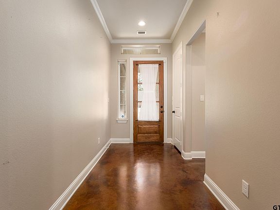 4th image of 18323 Timber Oaks Dr