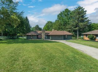 433 Chestnut Rd, Seven Hills, OH 44131