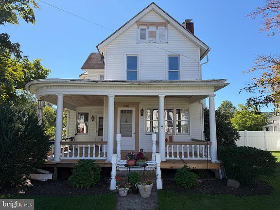 3rd image of 250 Colley St